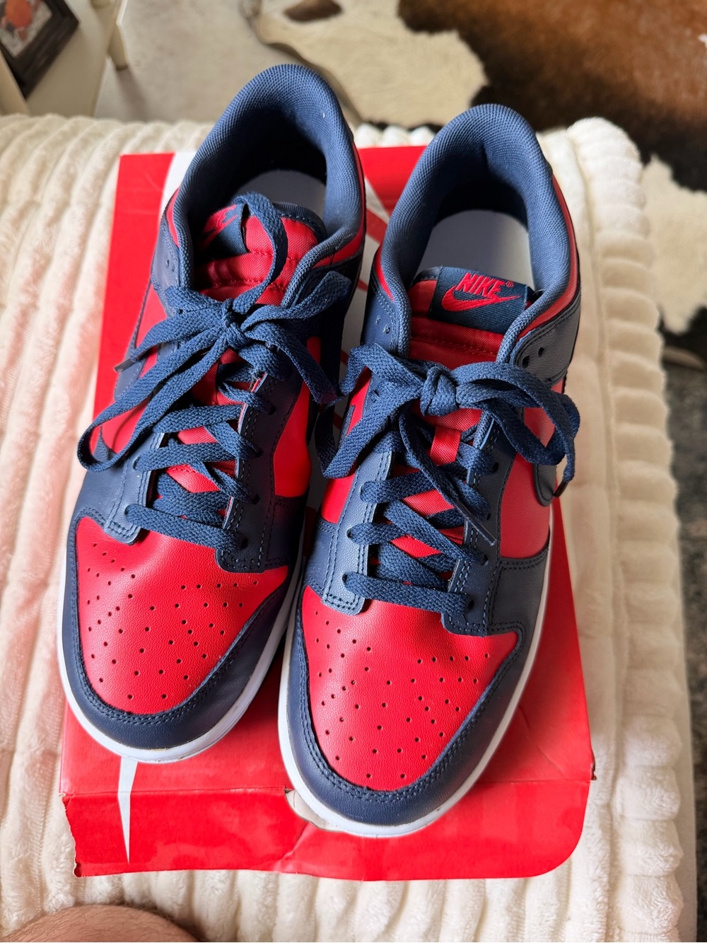 Nike Mens Low-Top Sneakers in Red and Navy Blue